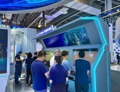 相关企业必需配备颠末培训查核及格的平安